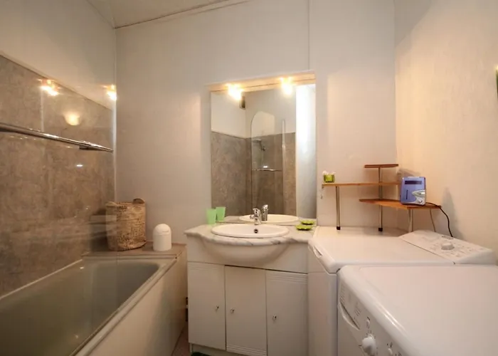 Confortable T3 Au Mont-dore, Proche Thermes - Fr-1-608-21 Apartment *